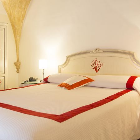 Relais Corte Palmieri & Il Chiostro - Residenza D'Epoca غالّيبولي المظهر الخارجي الصورة