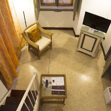 Relais Corte Palmieri & Il Chiostro - Residenza D'Epoca غالّيبولي المظهر الخارجي الصورة