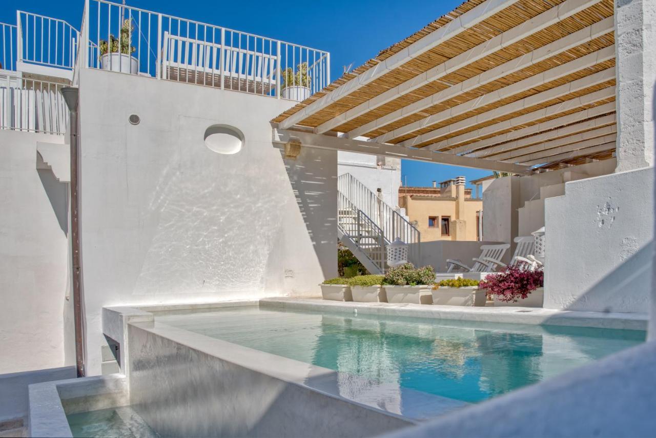 Relais Corte Palmieri & Il Chiostro - Residenza D'Epoca غالّيبولي المظهر الخارجي الصورة