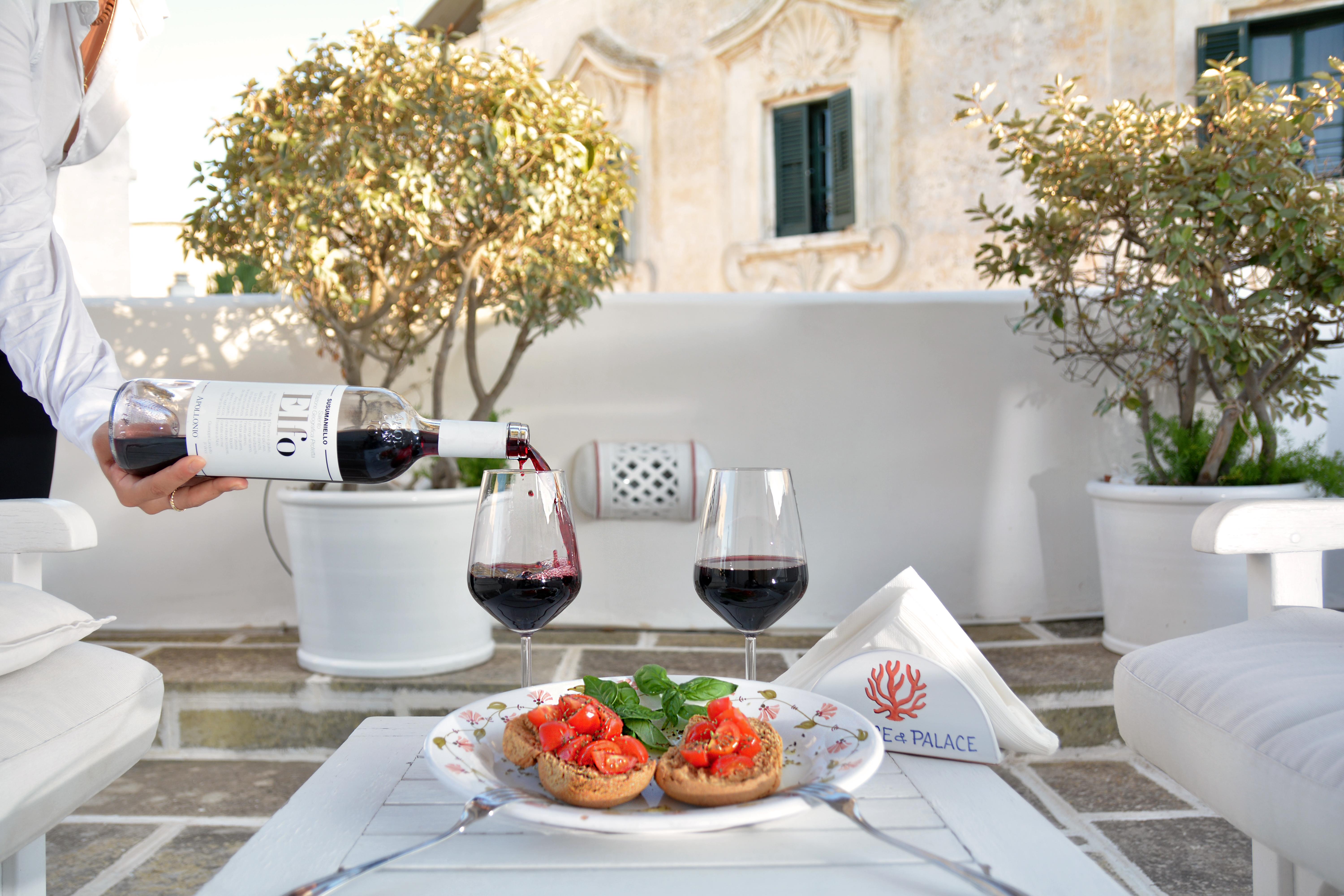 Relais Corte Palmieri & Il Chiostro - Residenza D'Epoca غالّيبولي المظهر الخارجي الصورة
