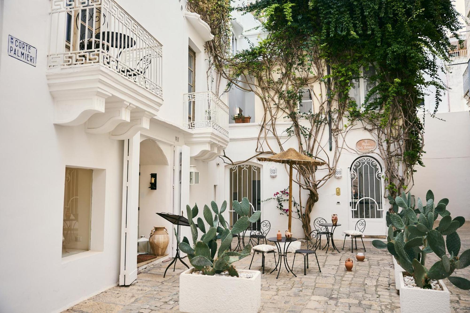 Relais Corte Palmieri & Il Chiostro - Residenza D'Epoca غالّيبولي المظهر الخارجي الصورة