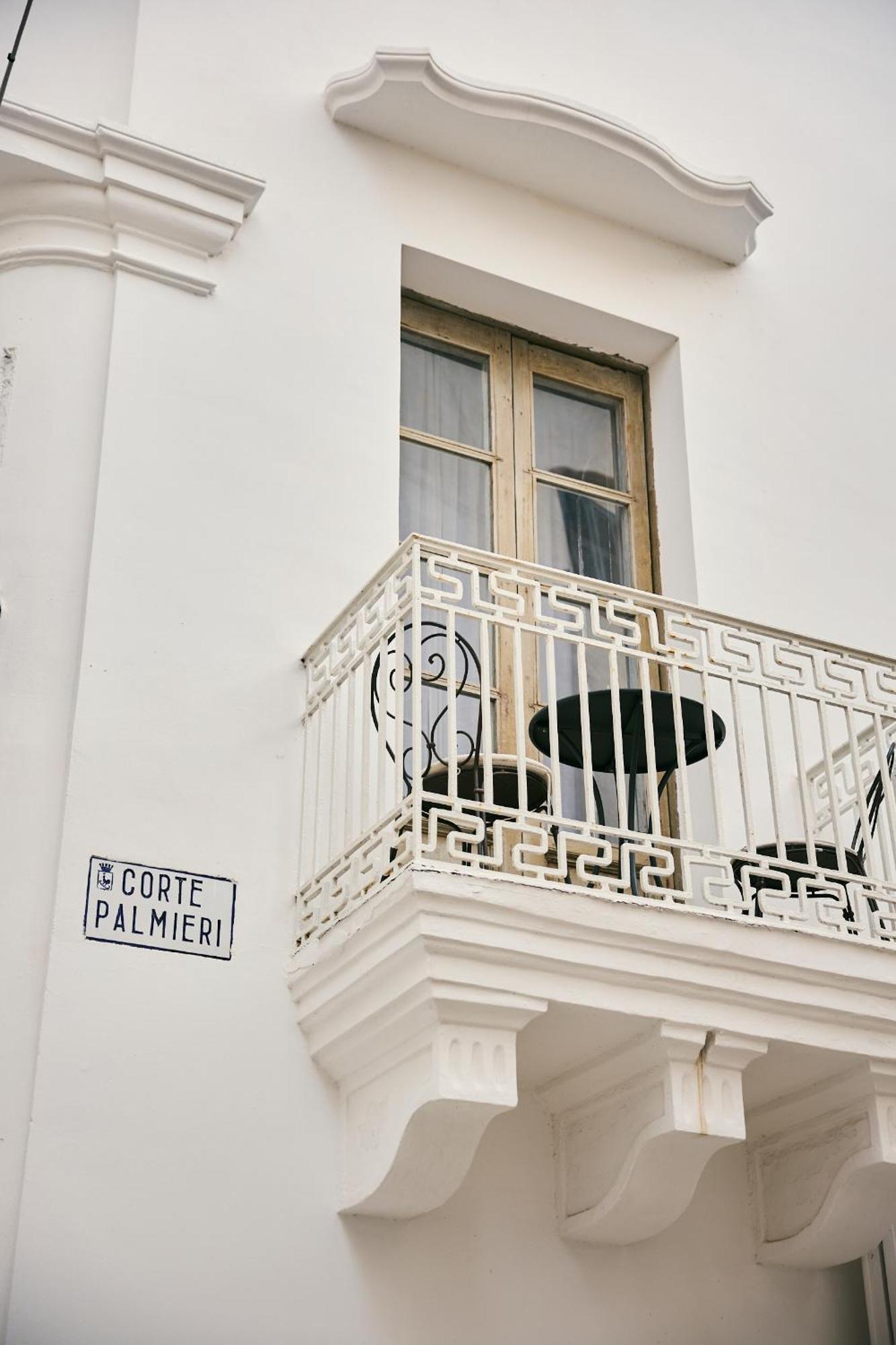Relais Corte Palmieri & Il Chiostro - Residenza D'Epoca غالّيبولي المظهر الخارجي الصورة