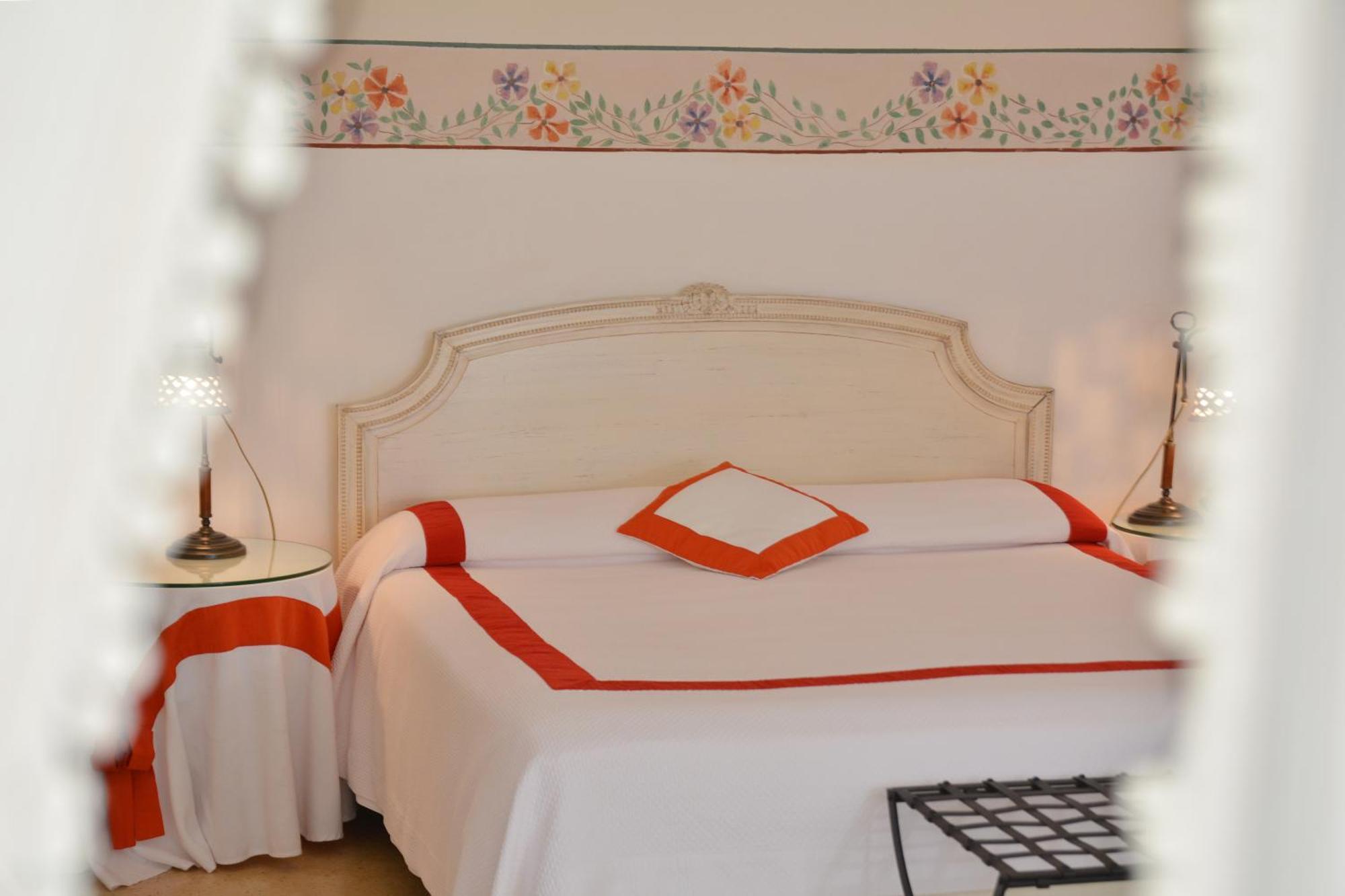 Relais Corte Palmieri & Il Chiostro - Residenza D'Epoca غالّيبولي المظهر الخارجي الصورة