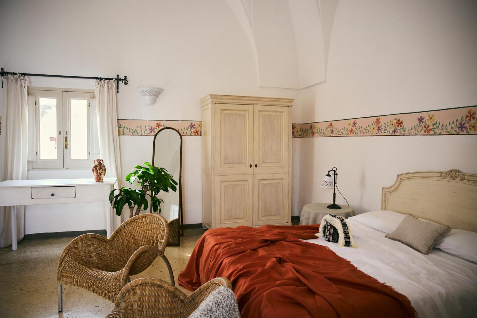 Relais Corte Palmieri & Il Chiostro - Residenza D'Epoca غالّيبولي المظهر الخارجي الصورة
