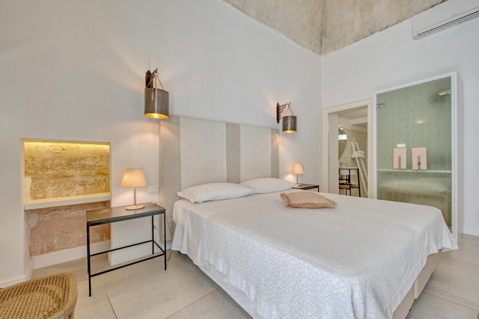 Relais Corte Palmieri & Il Chiostro - Residenza D'Epoca غالّيبولي المظهر الخارجي الصورة