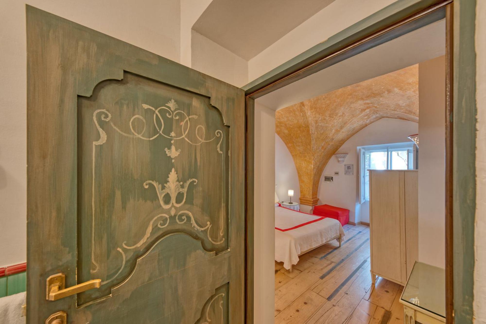Relais Corte Palmieri & Il Chiostro - Residenza D'Epoca غالّيبولي المظهر الخارجي الصورة