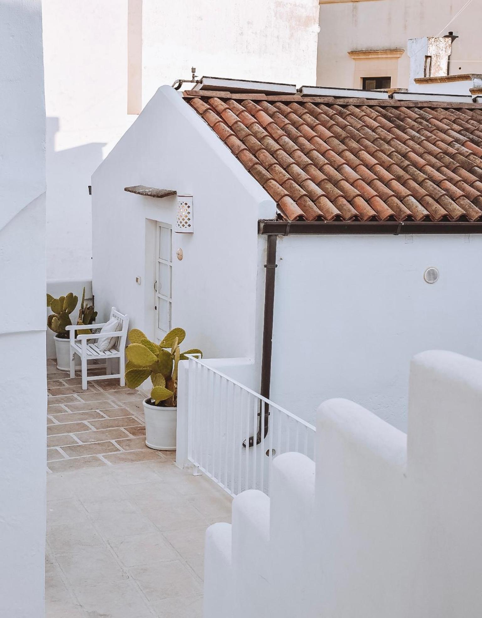 Relais Corte Palmieri & Il Chiostro - Residenza D'Epoca غالّيبولي المظهر الخارجي الصورة