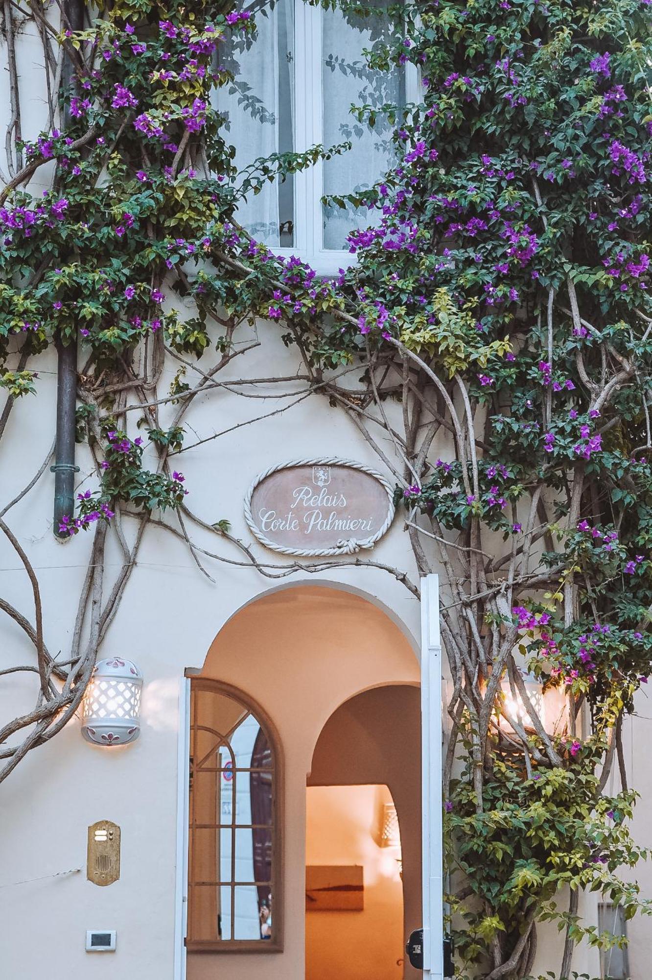 Relais Corte Palmieri & Il Chiostro - Residenza D'Epoca غالّيبولي المظهر الخارجي الصورة